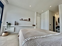 Slaapkamer en badkamer