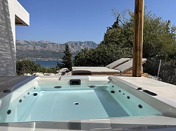 View from jacuzzi Dío